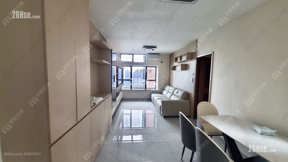 雅典居 售盘 3 房 727 平方尺