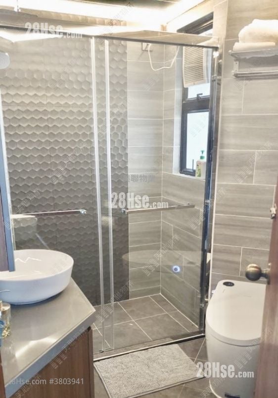 雅典居 售盘 3 房 727 平方尺