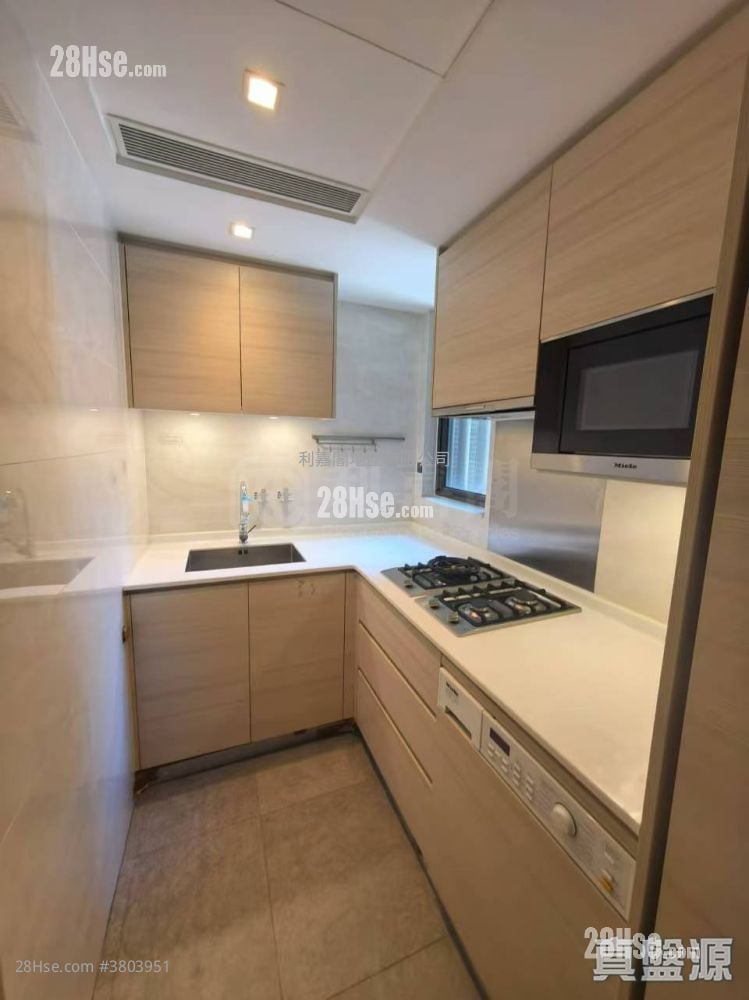 Mantin Heights Rental 2 Bedrooms , 1 Bathroom 609 ft²