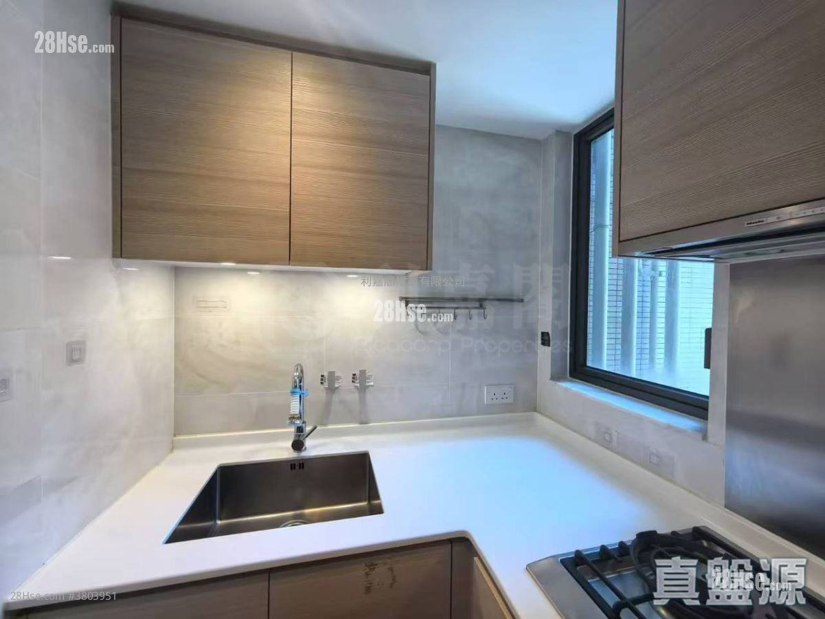 Mantin Heights Rental 2 Bedrooms , 1 Bathroom 609 ft²