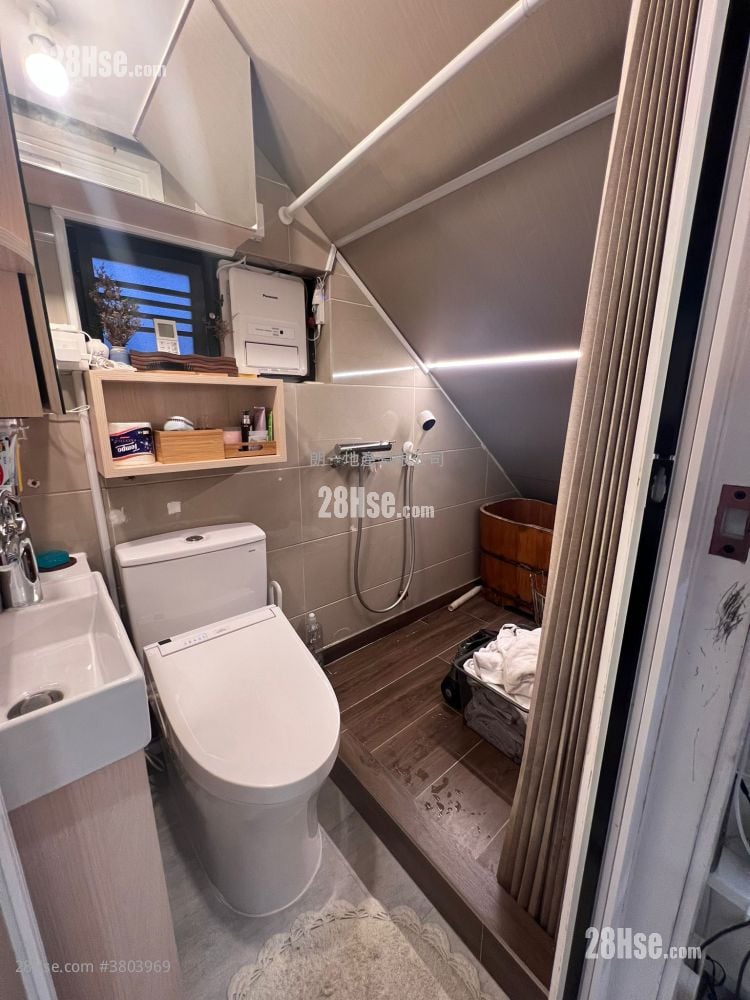 村屋 售盘 3 房 , 2 浴室