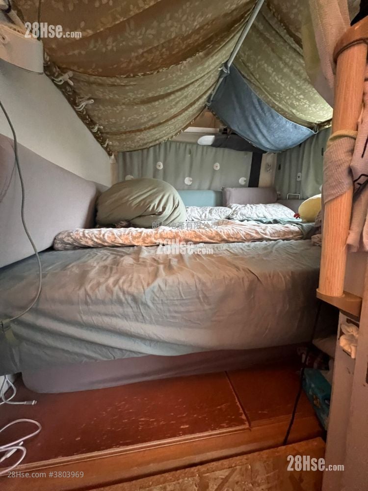 村屋 售盘 3 房 , 2 浴室