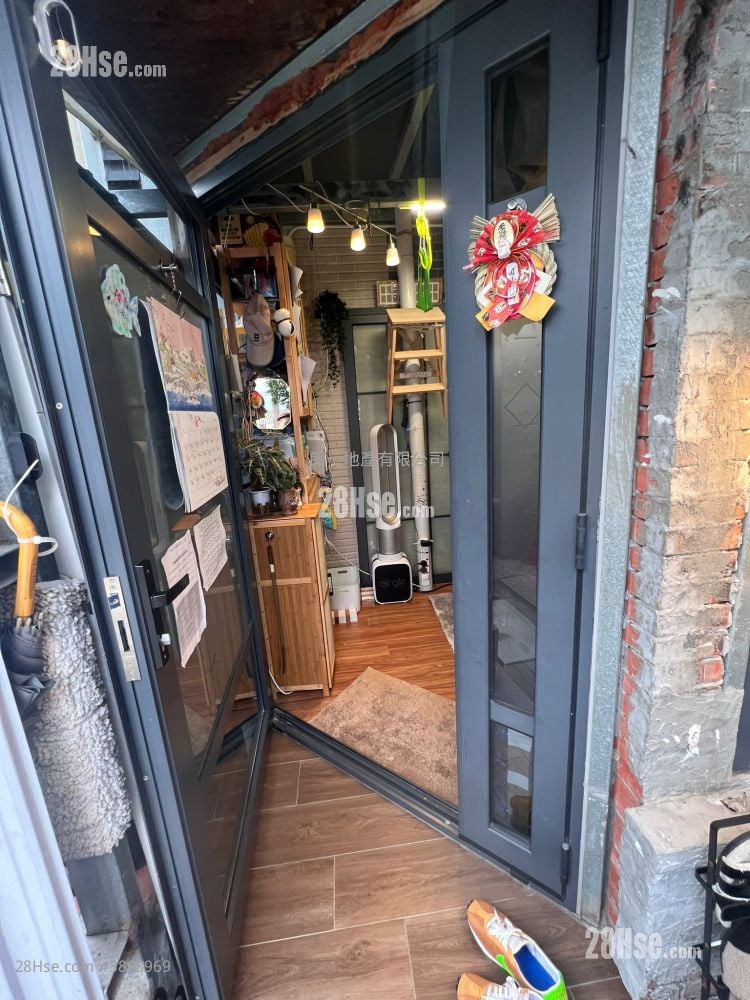 村屋 售盘 3 房 , 2 浴室