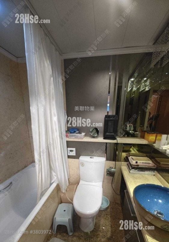 Seasons Monarch Sell 930 ft²