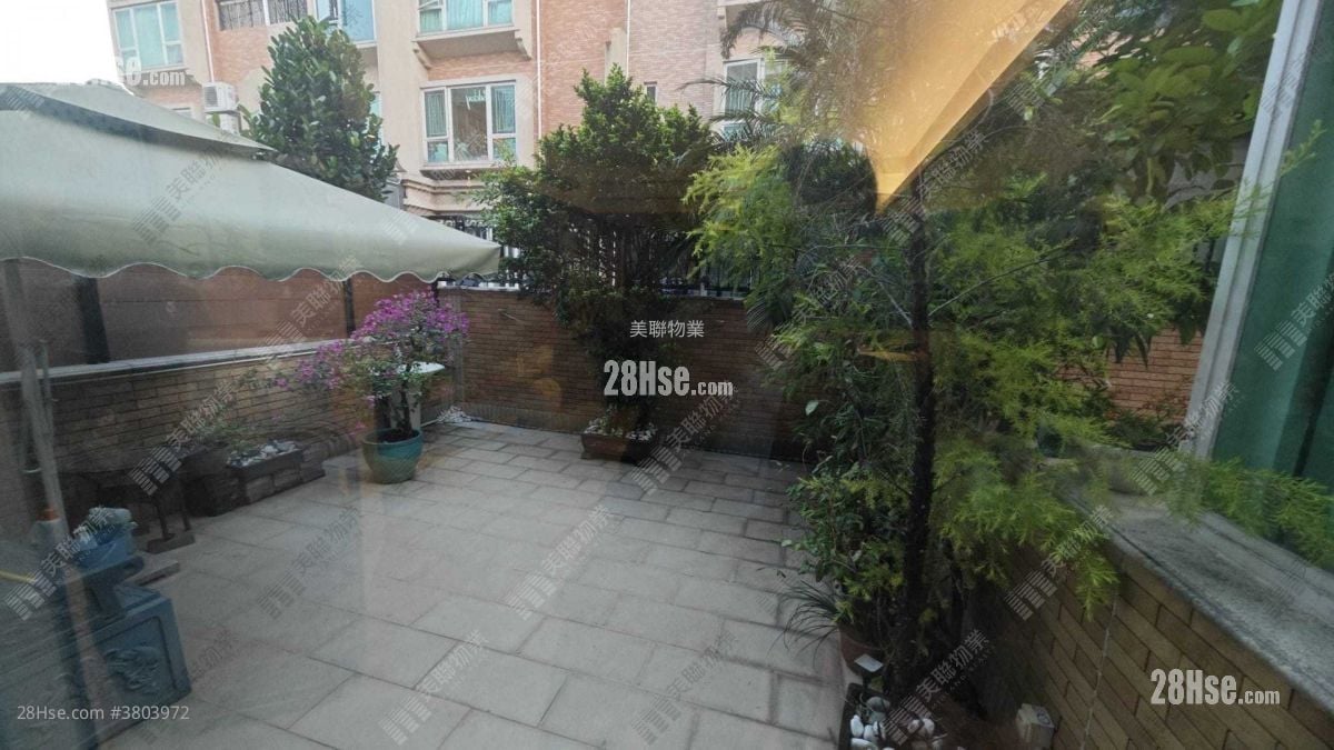 Seasons Monarch Sell 930 ft²