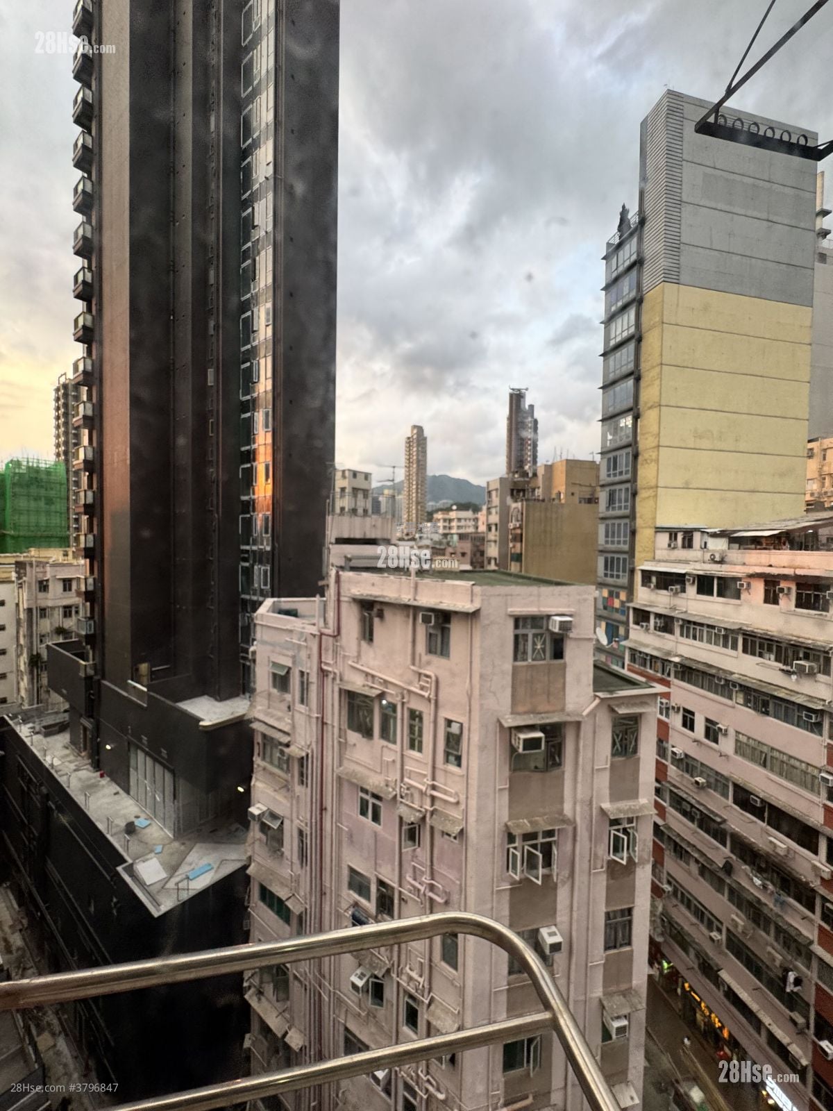 King Wong Building Sell 1 Bedroom , 1 Bathroom