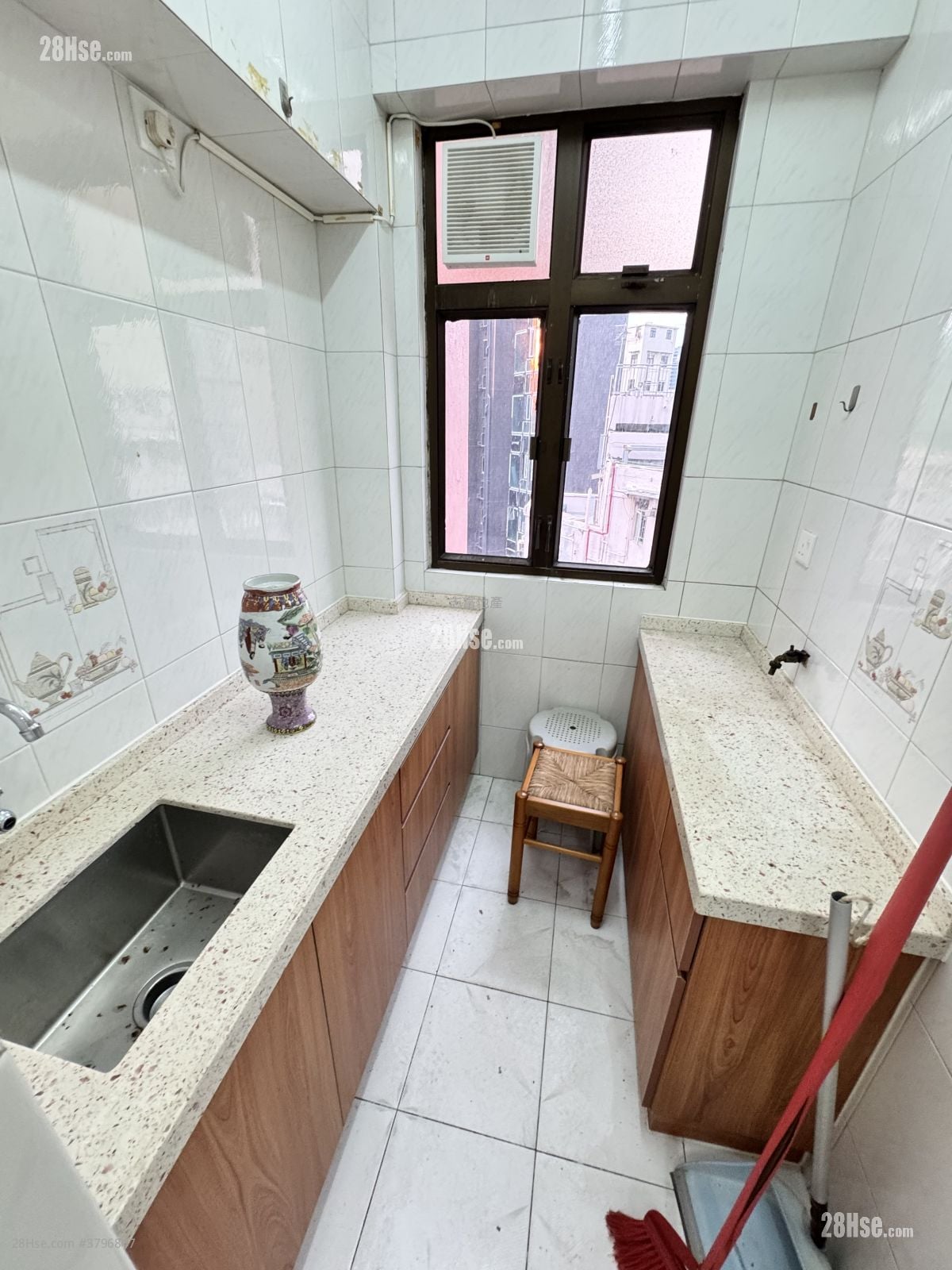 King Wong Building Sell 1 Bedroom , 1 Bathroom