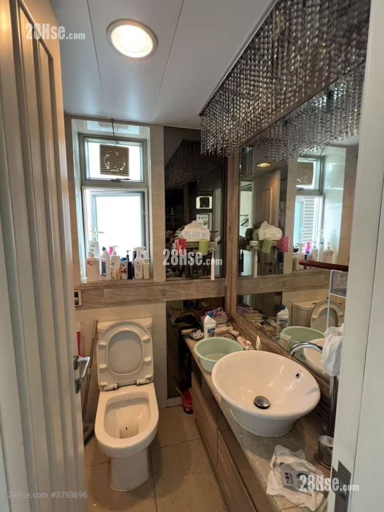 尚城 租盘 5+ 房 , 2 浴室 901 平方尺