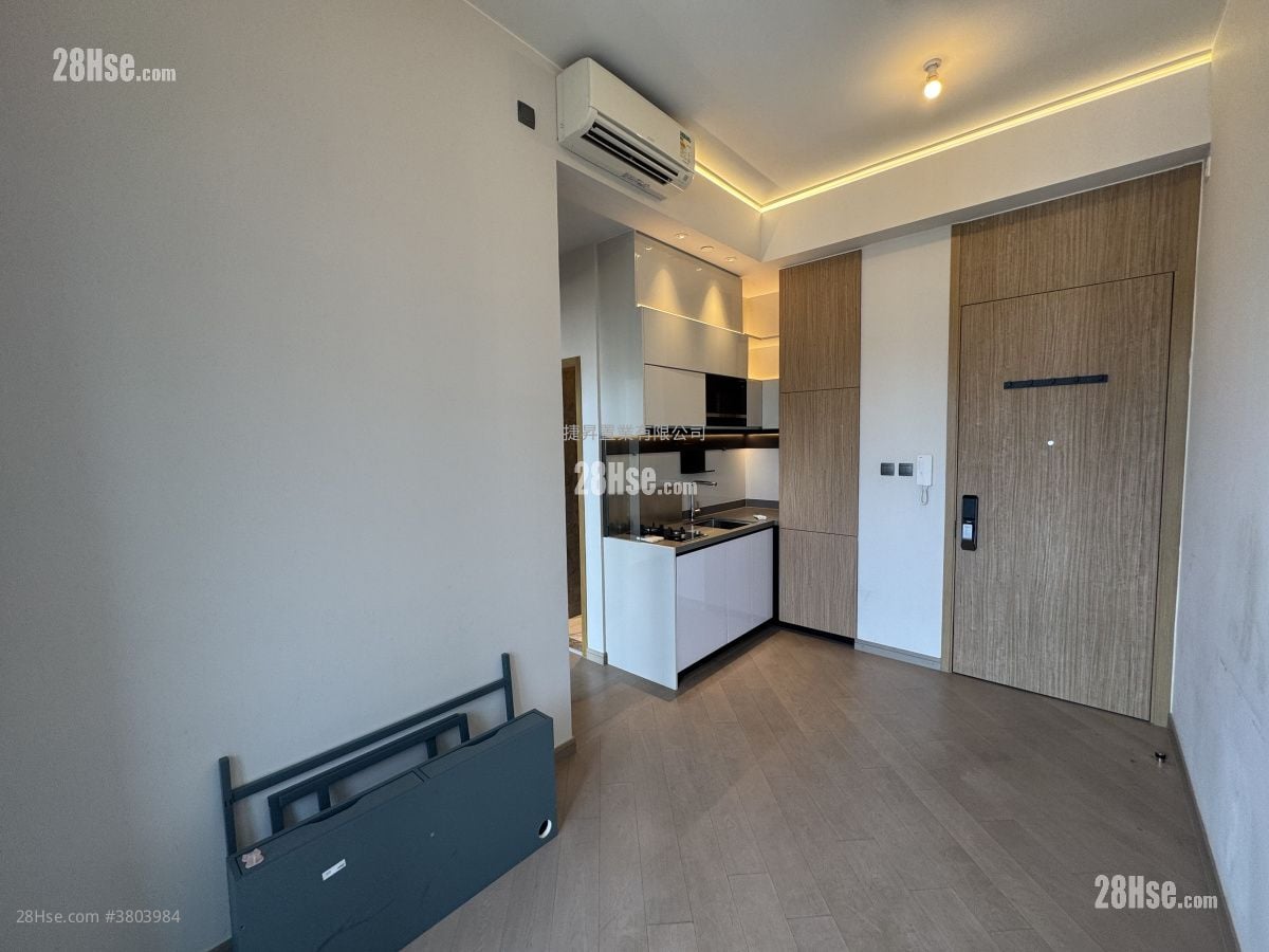 The Vantage Sell 2 Bedrooms , 1 Bathroom 381 ft²