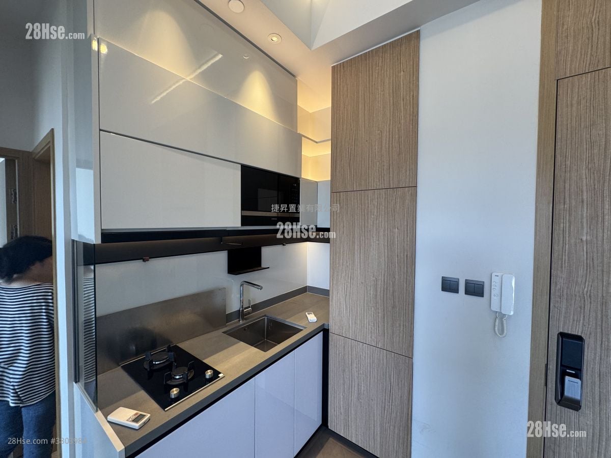 The Vantage Sell 2 Bedrooms , 1 Bathroom 381 ft²