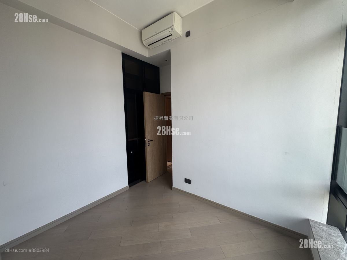 The Vantage Sell 2 Bedrooms , 1 Bathroom 381 ft²