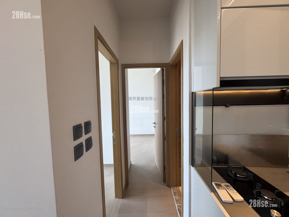 The Vantage Sell 2 Bedrooms , 1 Bathroom 381 ft²