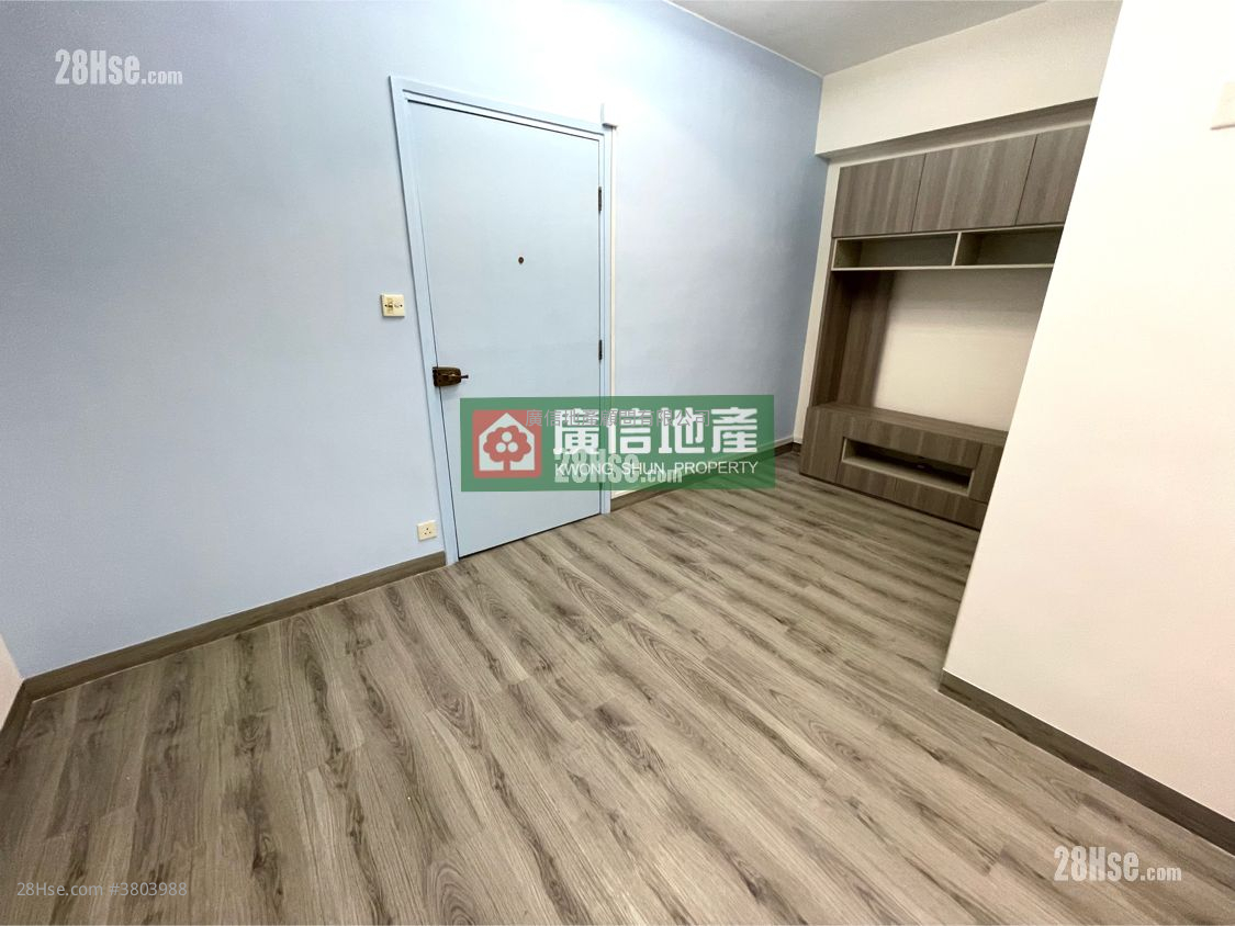 Fuk Wo Mansion Sell 1 Bedroom , 1 Bathroom 240 ft²
