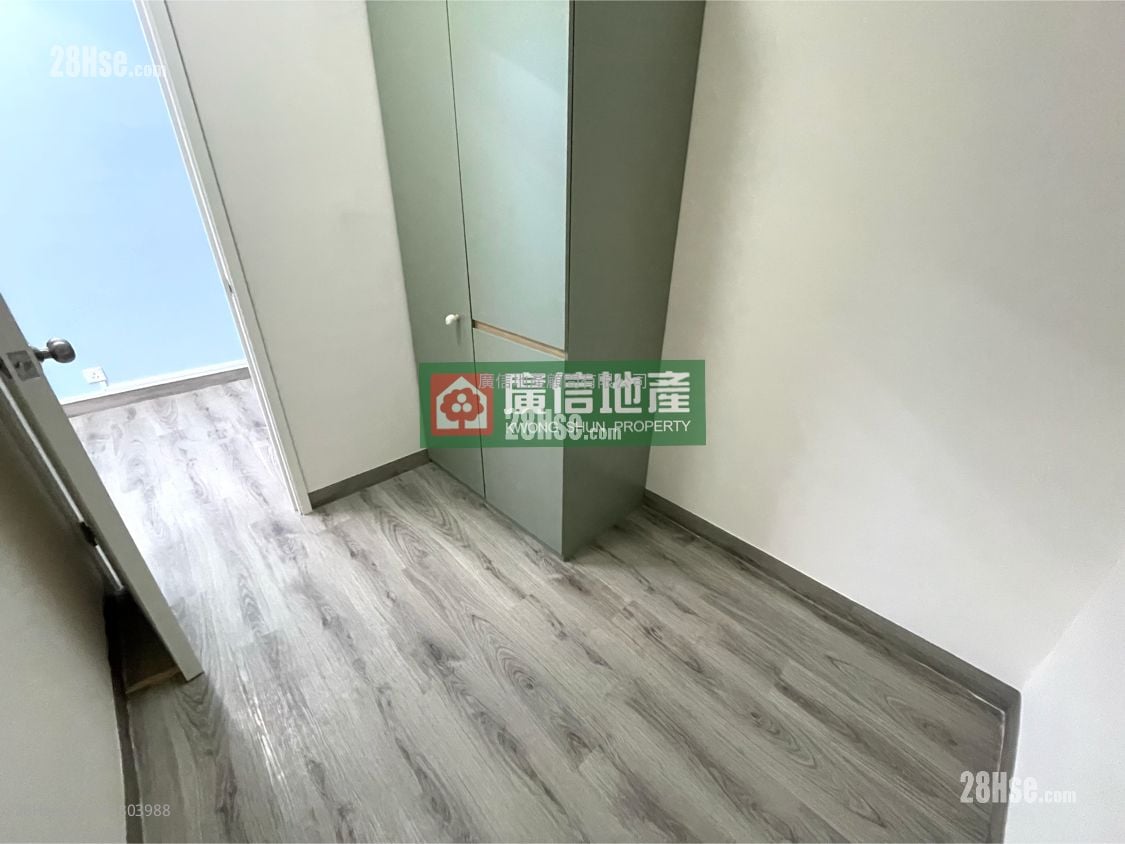 Fuk Wo Mansion Sell 1 Bedroom , 1 Bathroom 240 ft²