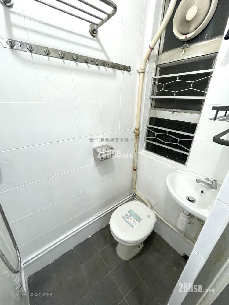 Fuk Wo Mansion Sell 1 Bedroom , 1 Bathroom 240 ft²