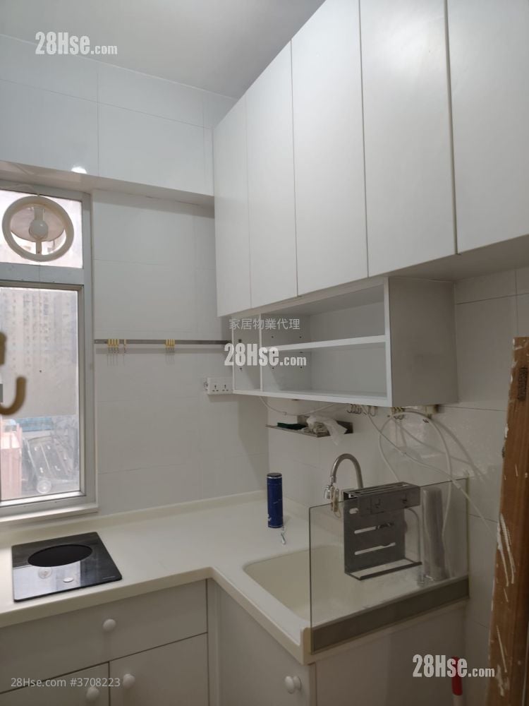 Tung Po Building Rental 2 Bedrooms , 1 Bathroom 341 ft²
