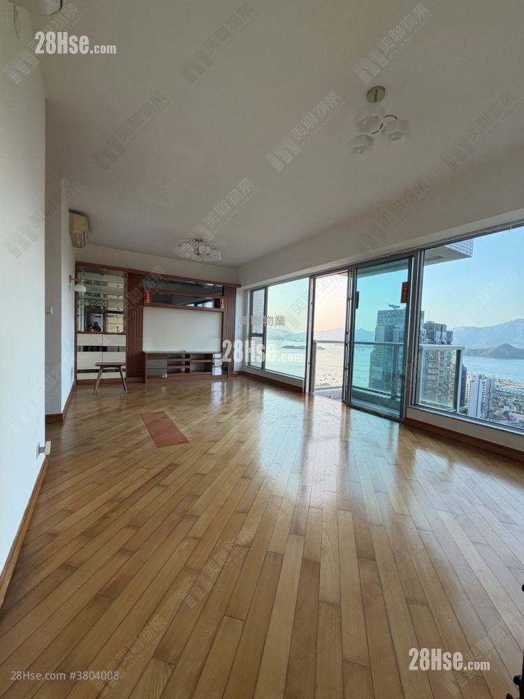 银湖天峰 租盘 4 房 , 3 浴室 1,051 平方尺