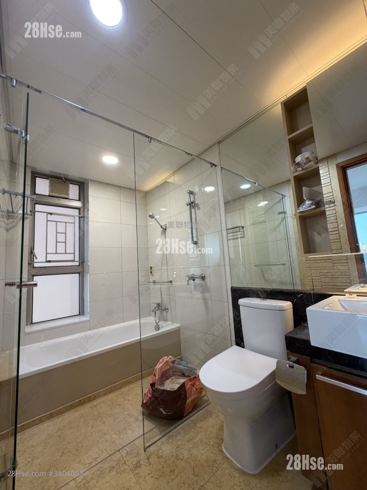 银湖天峰 租盘 4 房 , 3 浴室 1,051 平方尺