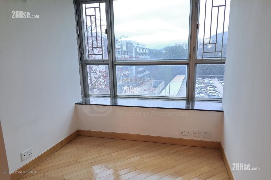 Yoho Town Sell 2 Bedrooms , 1 Bathroom 393 ft²