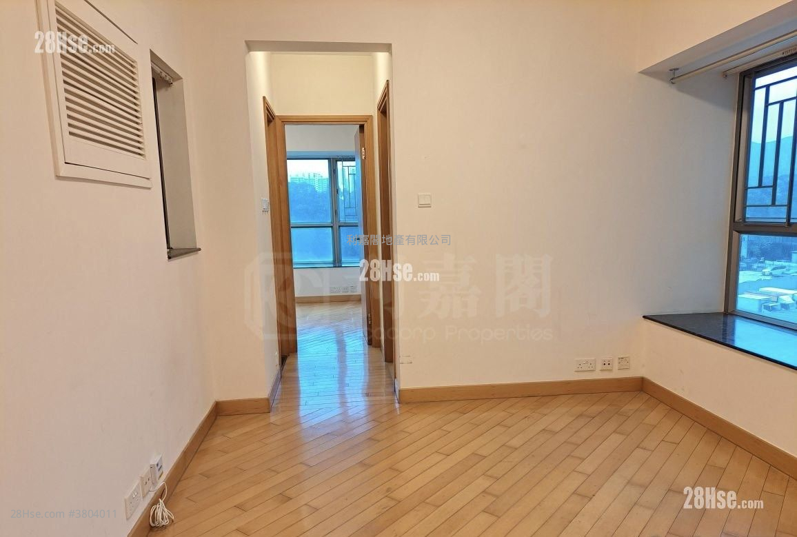 Yoho Town Sell 2 Bedrooms , 1 Bathroom 393 ft²