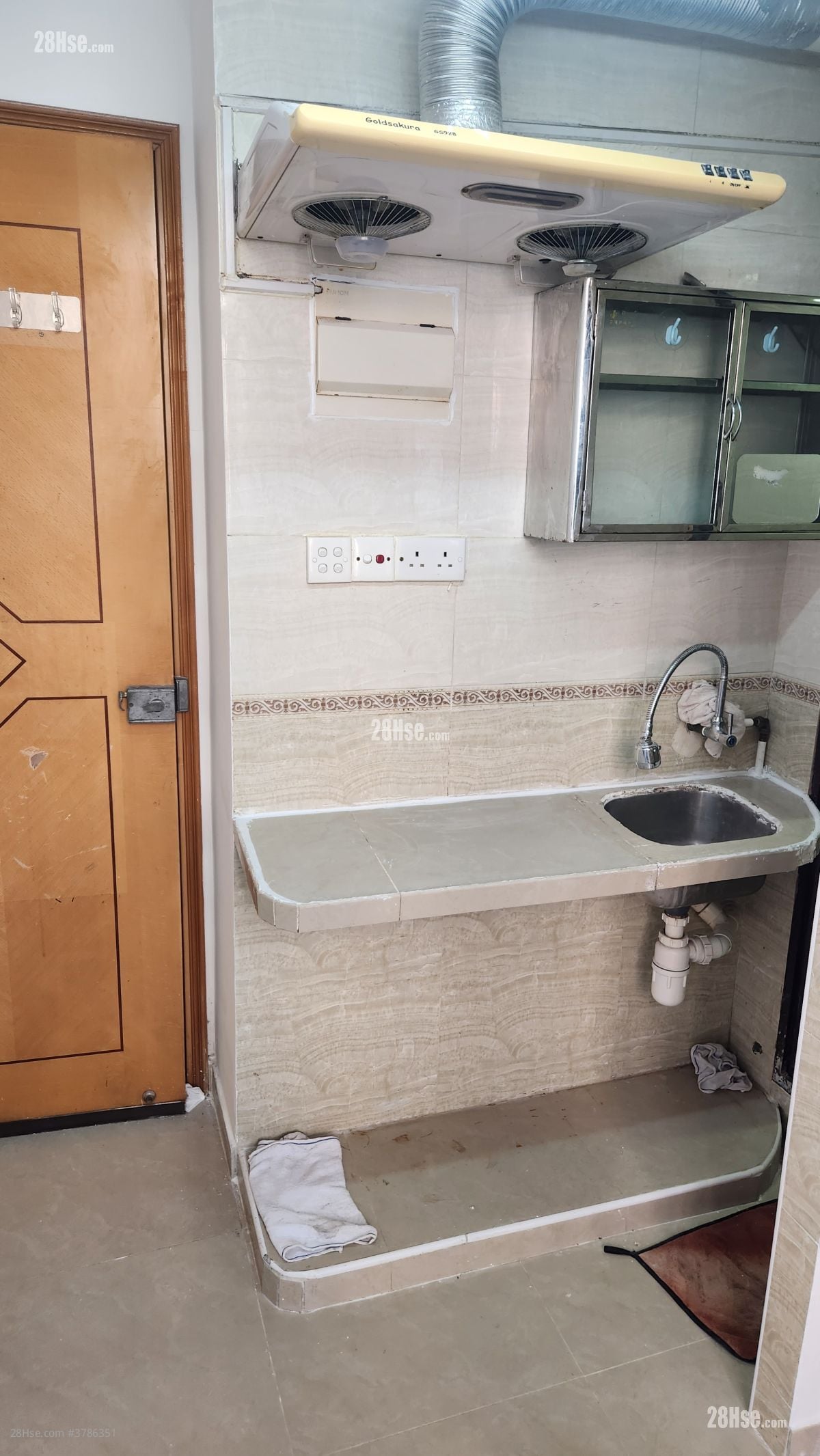 唐楼 租盘 160 平方尺