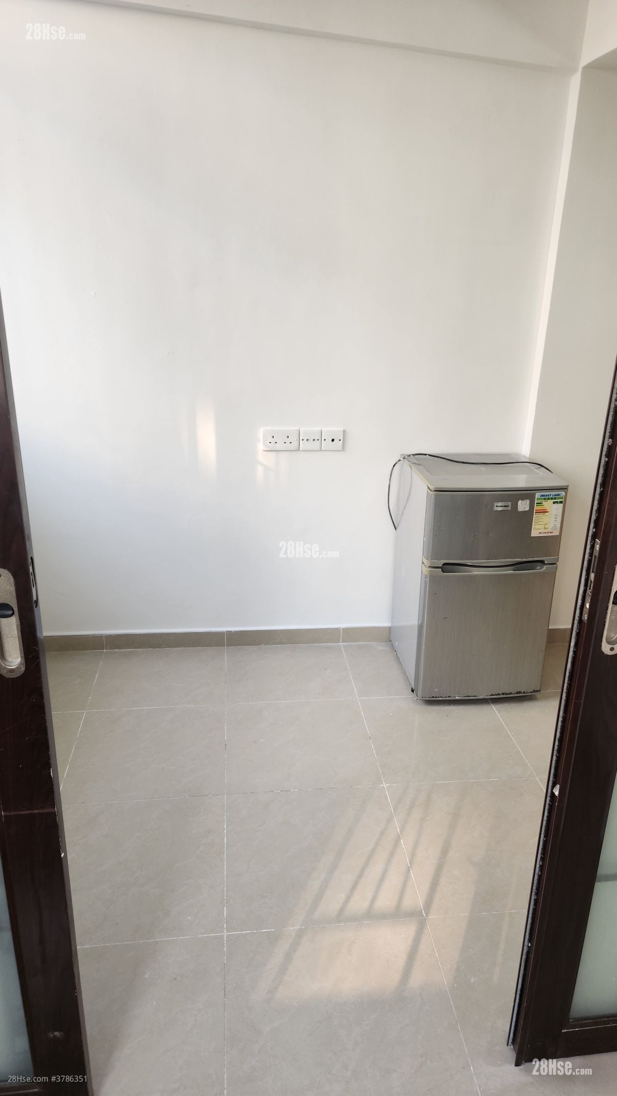 唐楼 租盘 160 平方尺