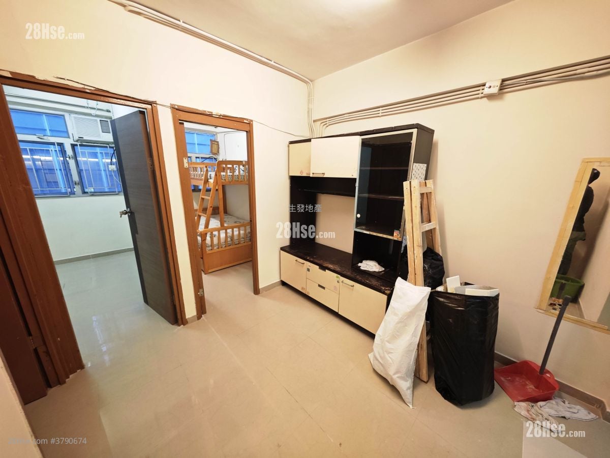 On Fook Building Rental 3 Bedrooms , 1 Bathroom 438 ft²