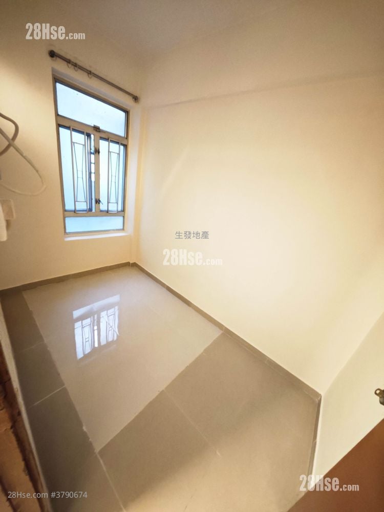 On Fook Building Rental 3 Bedrooms , 1 Bathroom 438 ft²