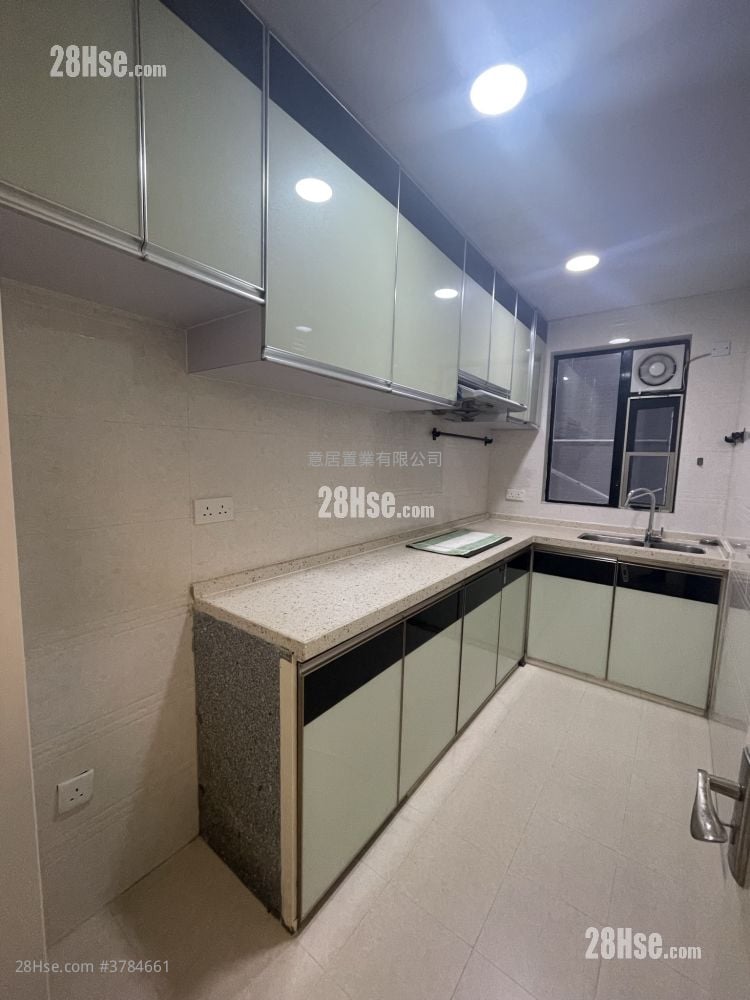 村屋 租盘 3 房 , 1 浴室 700 平方尺