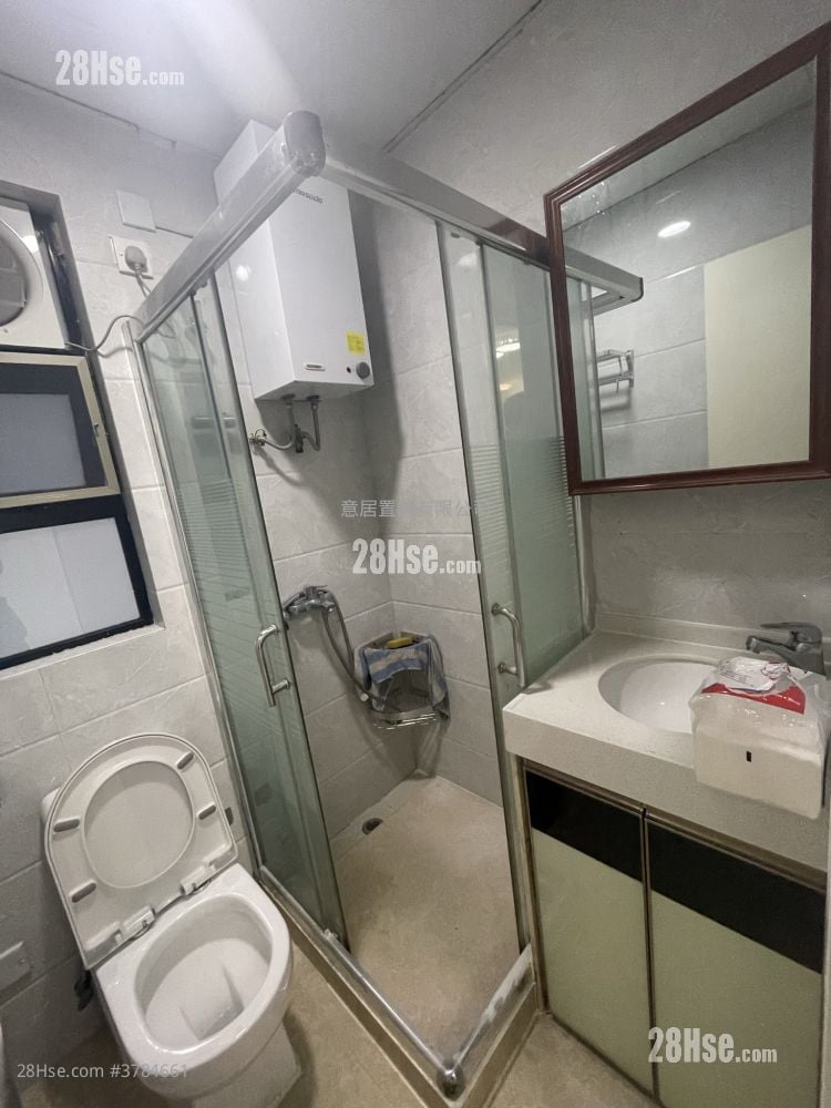 村屋 租盘 3 房 , 1 浴室 700 平方尺