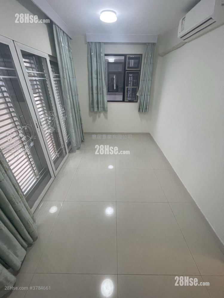 村屋 租盘 3 房 , 1 浴室 700 平方尺