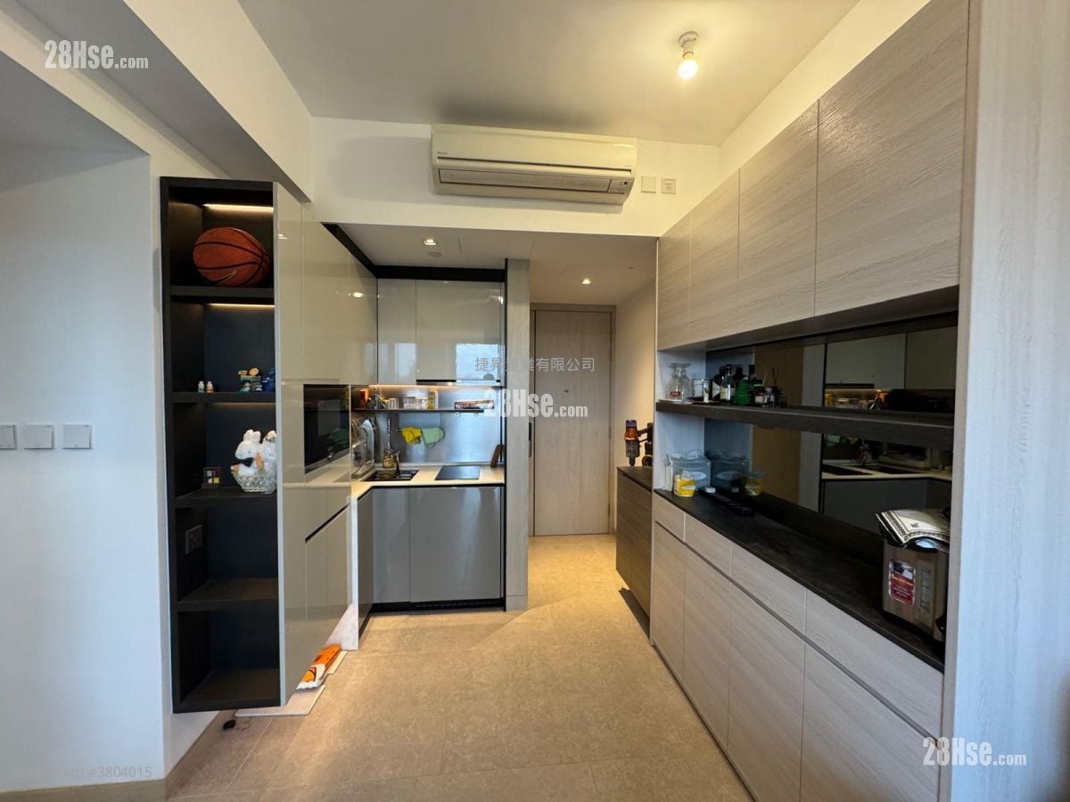 Downtown 38 售盘 2 房 , 1 浴室 385 平方尺