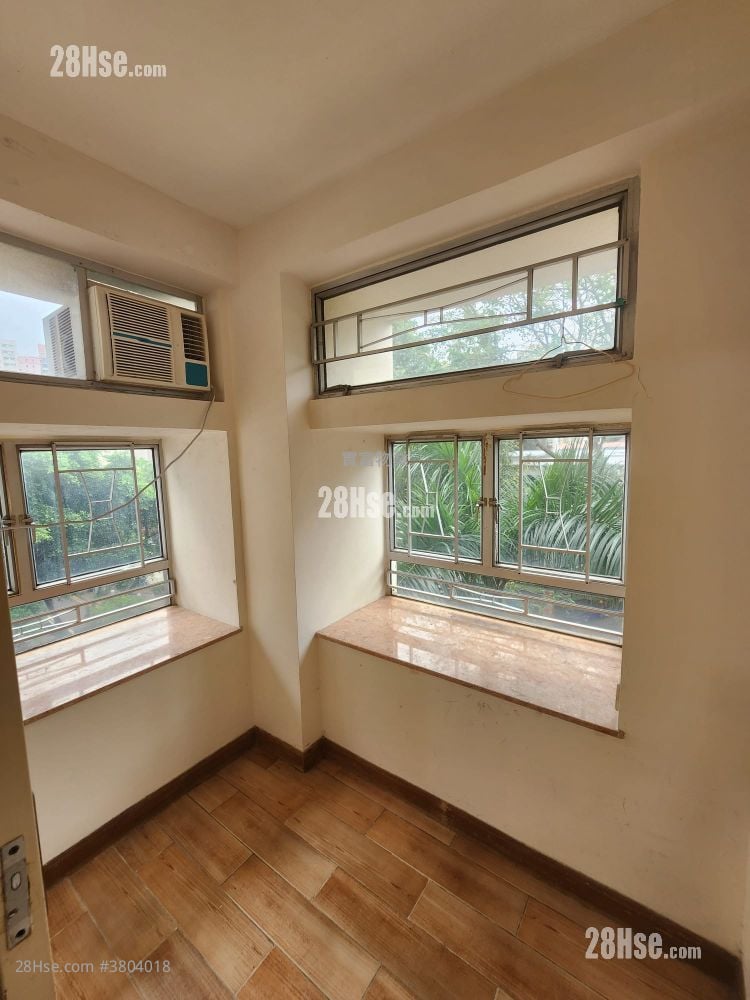 Jade Plaza Rental 2 Bedrooms , 1 Bathroom 274 ft²