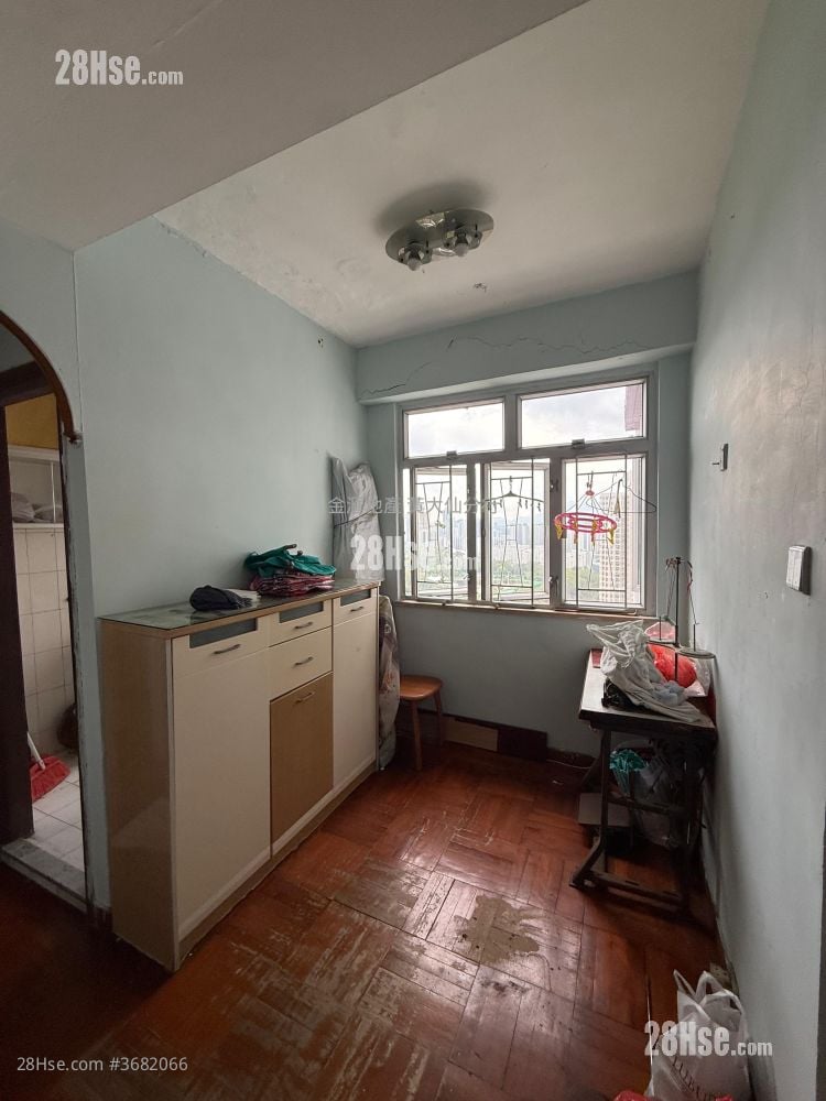 Che Wah Building Sell 2 Bedrooms