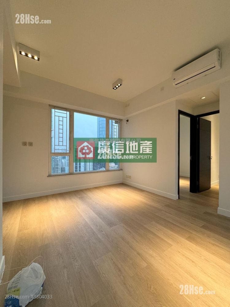 Metroregalia Rental 4 Bedrooms , 2 Bathrooms 767 ft²