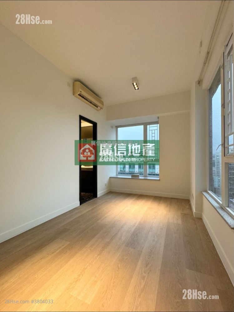 Metroregalia Rental 4 Bedrooms , 2 Bathrooms 767 ft²