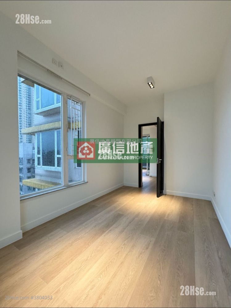 Metroregalia Rental 4 Bedrooms , 2 Bathrooms 767 ft²