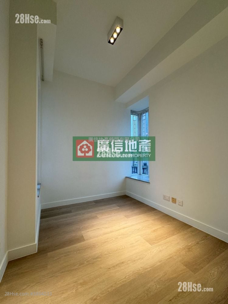 Metroregalia Rental 4 Bedrooms , 2 Bathrooms 767 ft²