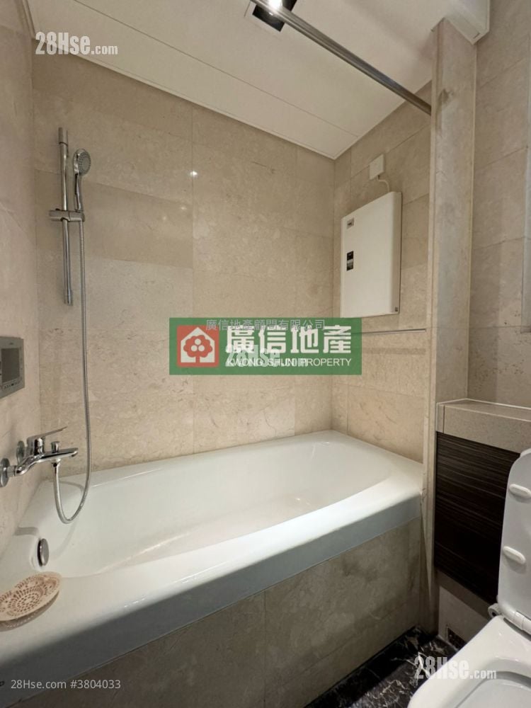 Metroregalia Rental 4 Bedrooms , 2 Bathrooms 767 ft²