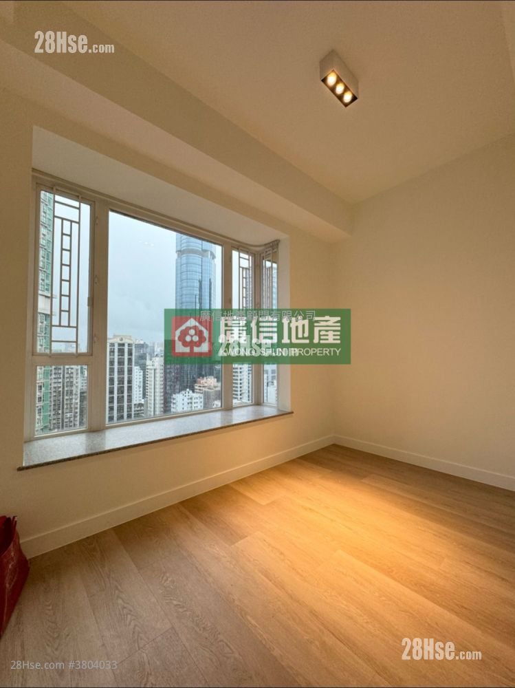 Metroregalia Rental 4 Bedrooms , 2 Bathrooms 767 ft²