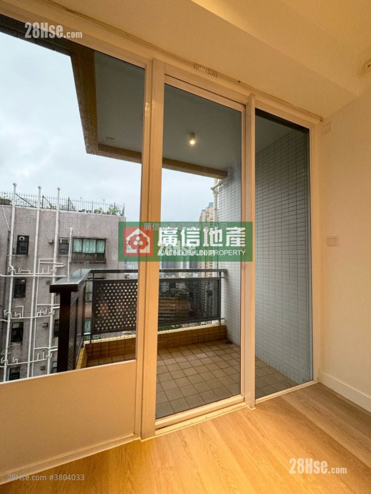 Metroregalia Rental 4 Bedrooms , 2 Bathrooms 767 ft²