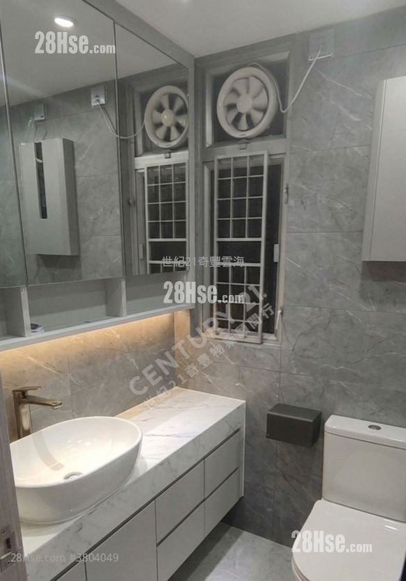 新港城 租盘 3 房 , 1 浴室 490 平方尺