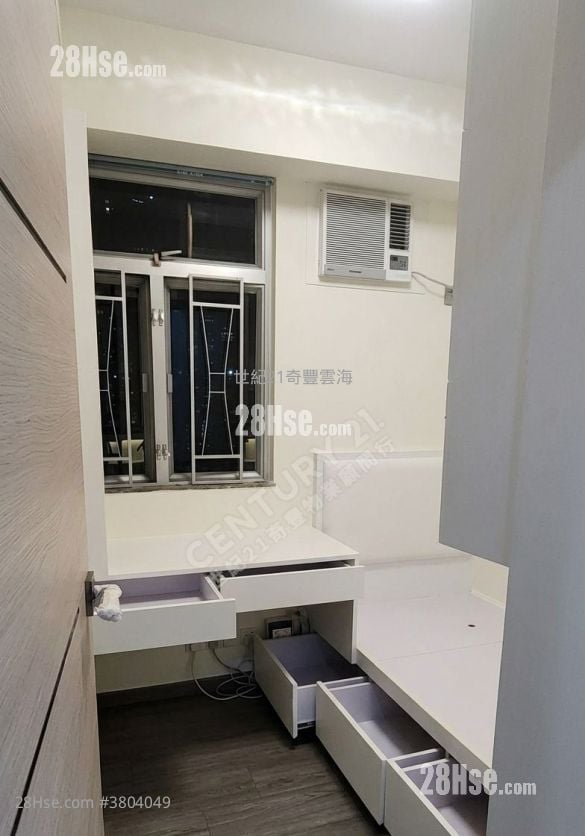 新港城 租盘 3 房 , 1 浴室 490 平方尺