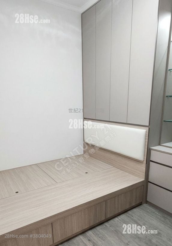 新港城 租盘 3 房 , 1 浴室 490 平方尺