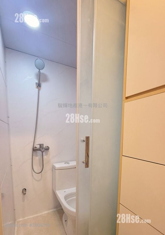 富威花园 租盘 290 平方尺