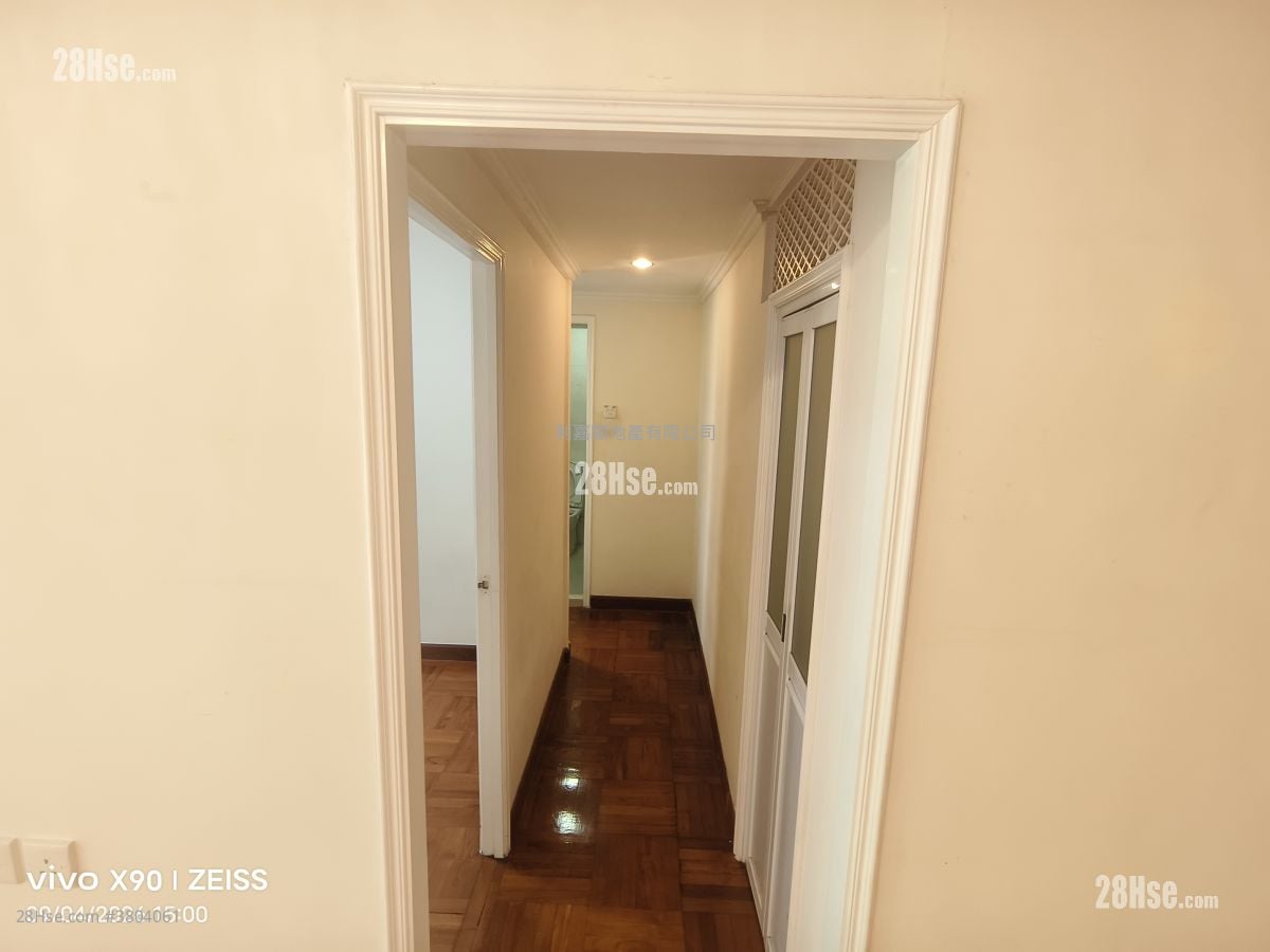 Mei Foo Sun Chuen Sell 3 Bedrooms , 1 Bathroom 533 ft²