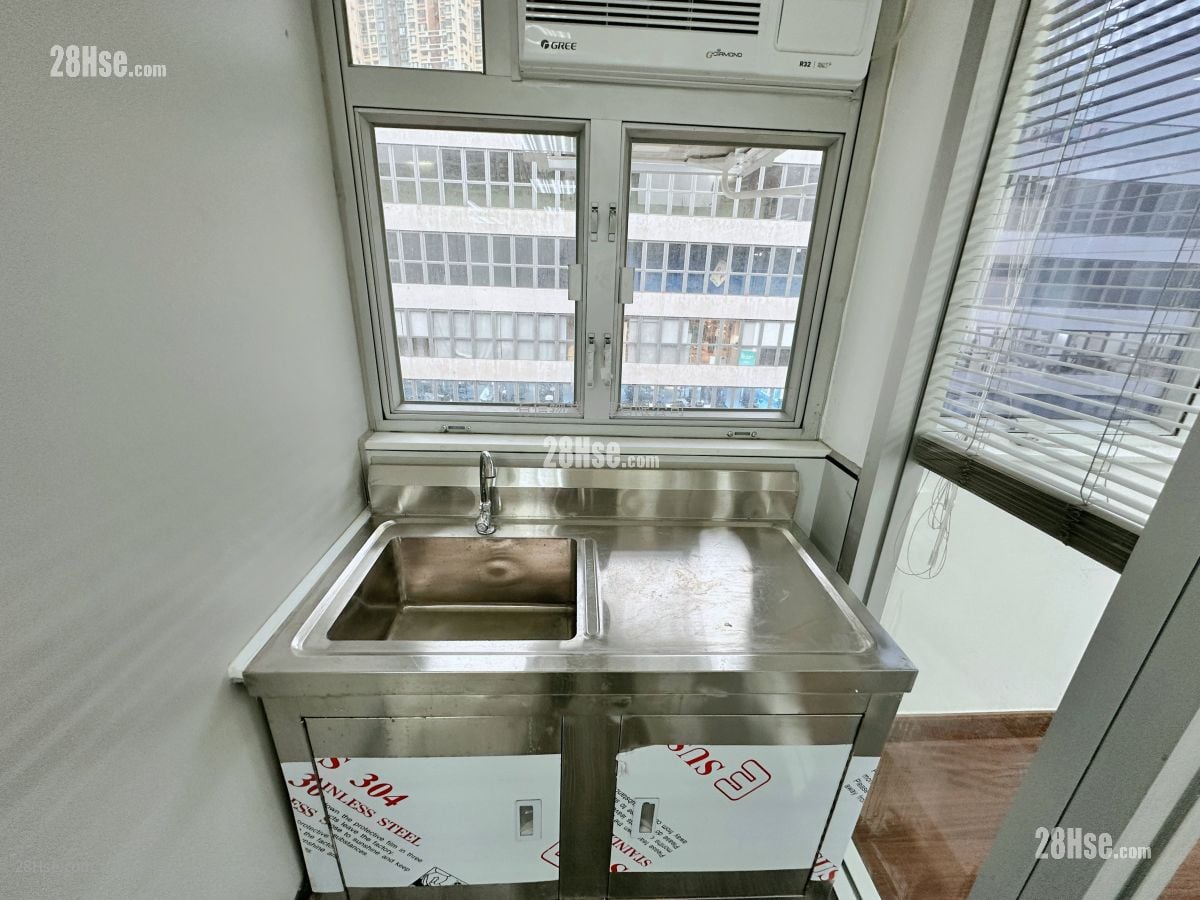 Elite Industrial Centre Rental 3 Bedrooms , 2 Toilets