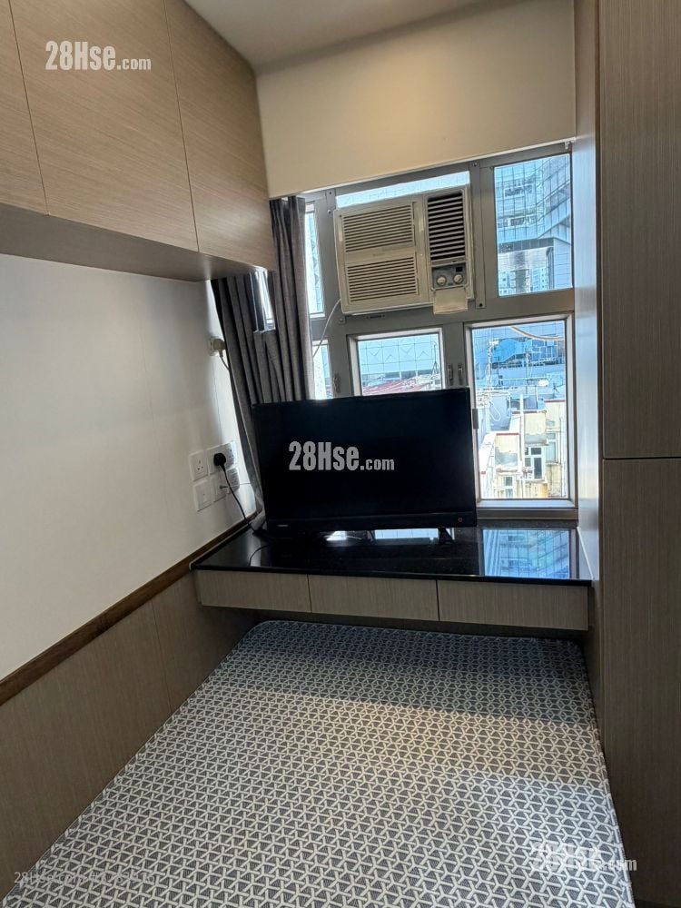 Hoi Deen Court Rental 180 ft²