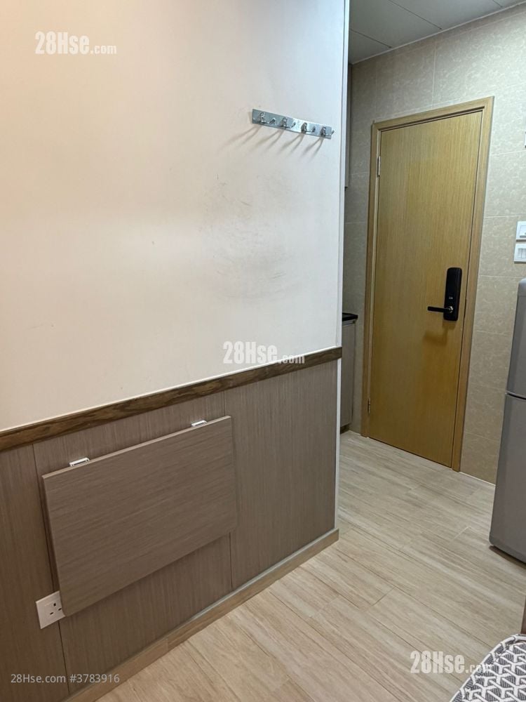 Hoi Deen Court Rental 180 ft²