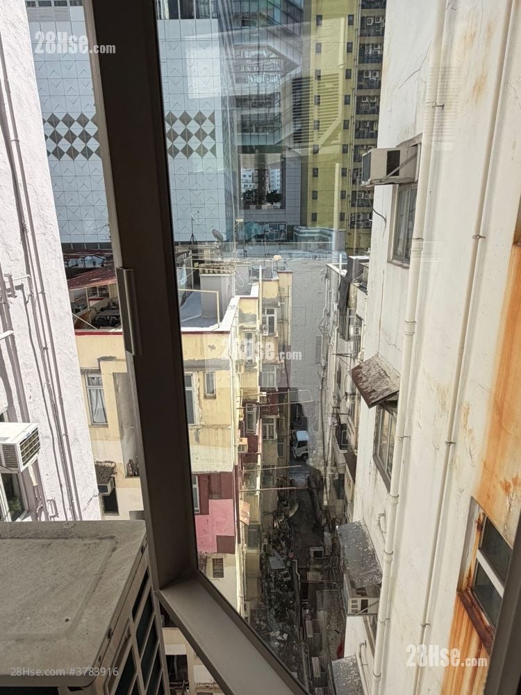 Hoi Deen Court Rental 180 ft²